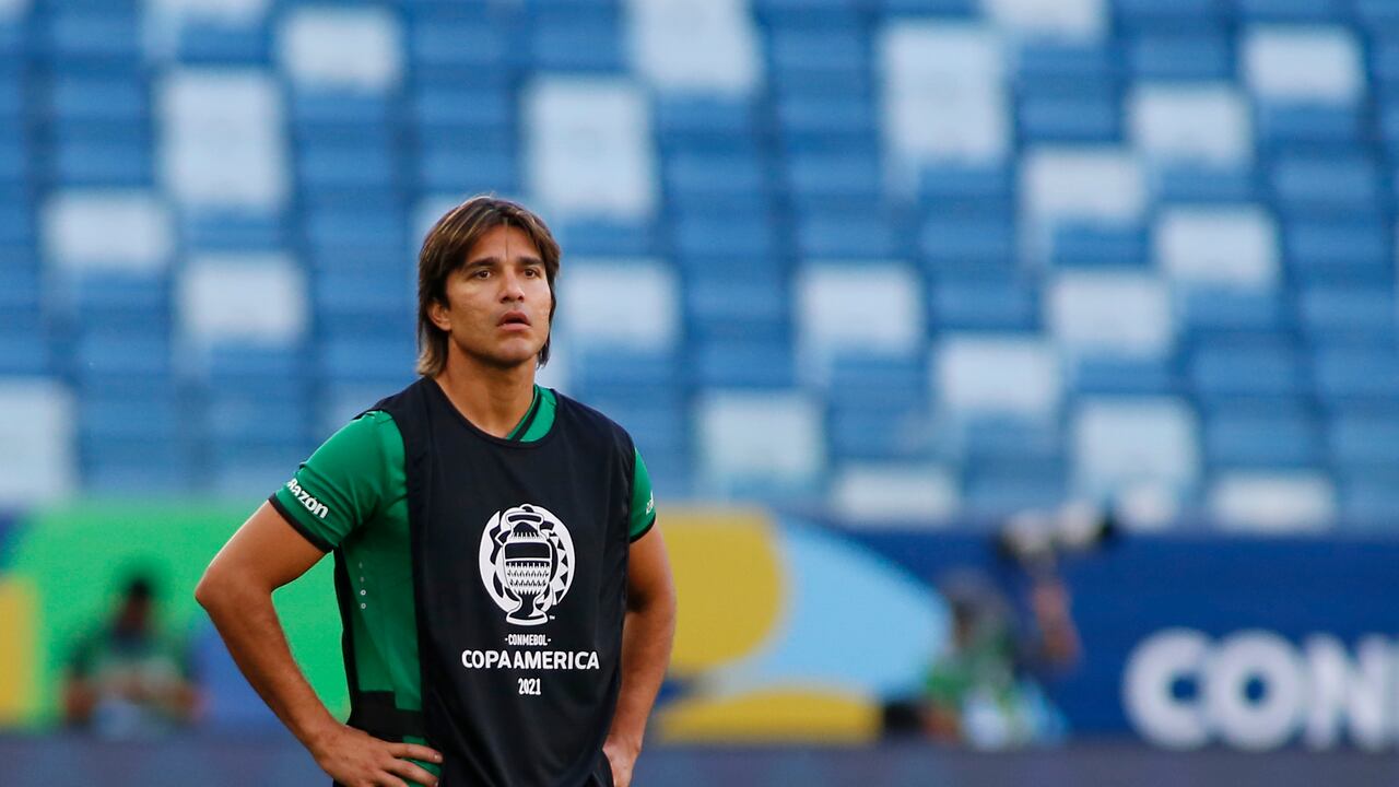 CUIABA, BRAZIL - JUNE 24: Marcelo Moreno of Bolivia warms up during a Group A match between Bolivia and Uruguay as part of Copa America Brazil 2021 at Arena Pantanal on June 24, 2021 in Cuiaba, Brazil. (Photo by Miguel Schincariol/Getty Images)