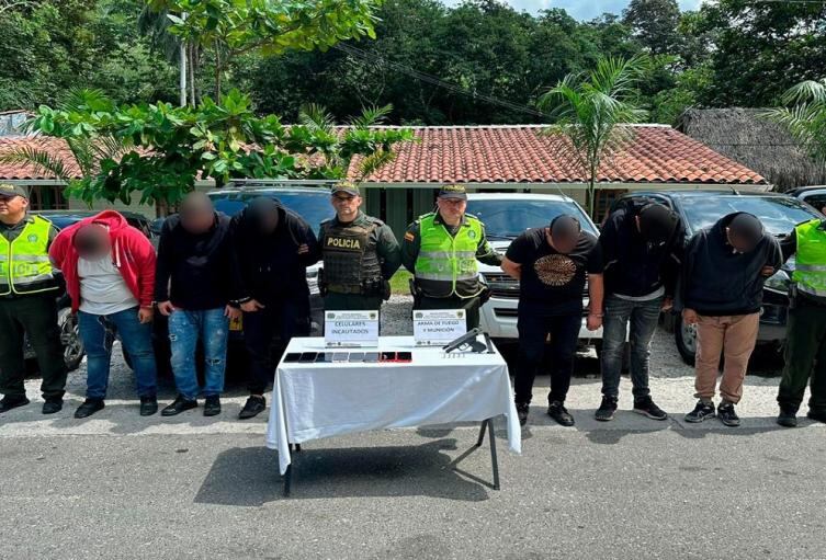 Hombres capturados por la Policía de Medellín.
