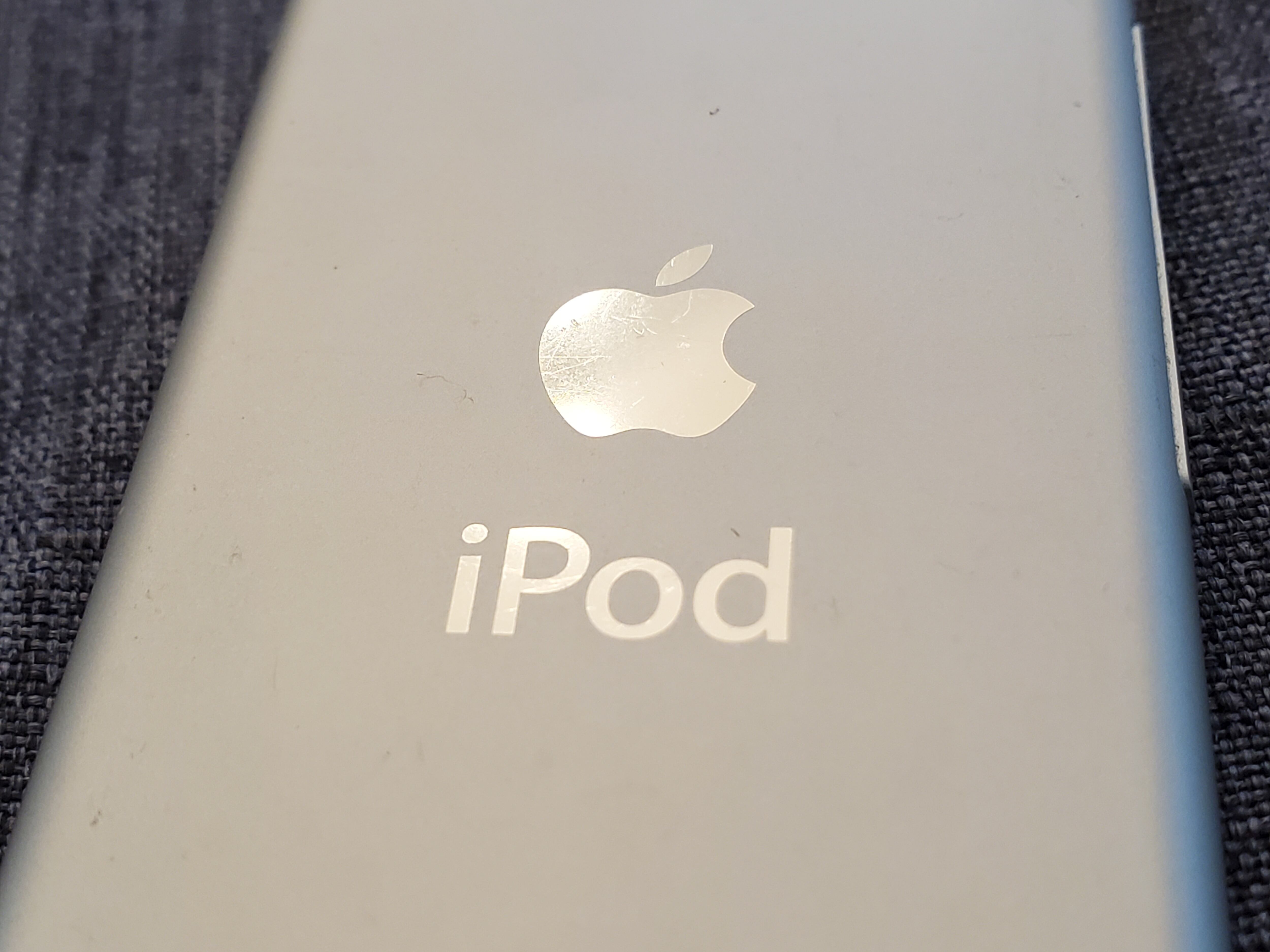 La música en ‘streaming’ de Apple Music y dispositivos como iPhone o Apple Watch han terminado por relegar al iPod a un segundo plano. (Photo by Gado/Getty Images)