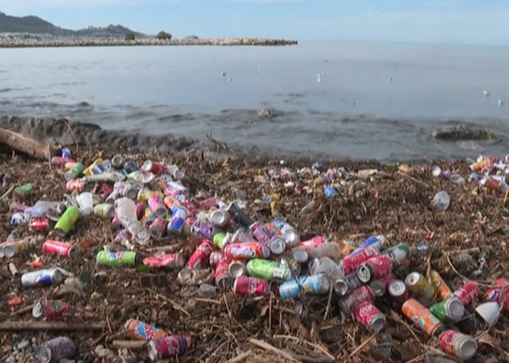 Según el Ministerio de Salud de Costa Rica diariamente más de 40 toneladas de residuos plásticos no son recolectadas