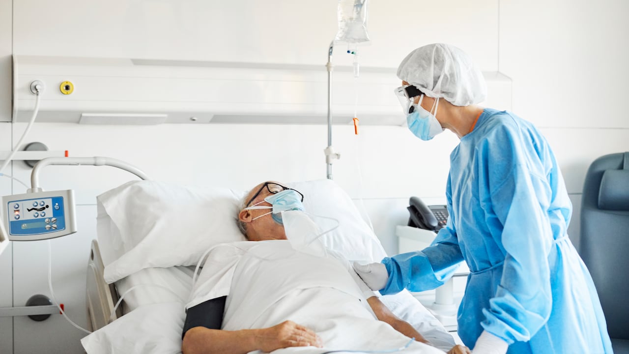 La OMS insistió en que se deben mantener los cuidados para evitar la propagación de la covid-19 pese a la reducción de los casos.