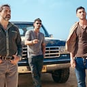 Juanes interpreta al mayor de los hermanos Estrada, pertenecientes a una familia dedicada al contrabando de gasolina en la frontera entre Colombia y Venezuela.