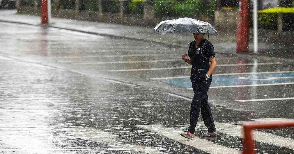 Cielo parcialmente nublado en la mañana, lluvias ligeras por la tarde en el norte y occidente, con temperatura máxima de 20 °C y mínima de 12 °C.