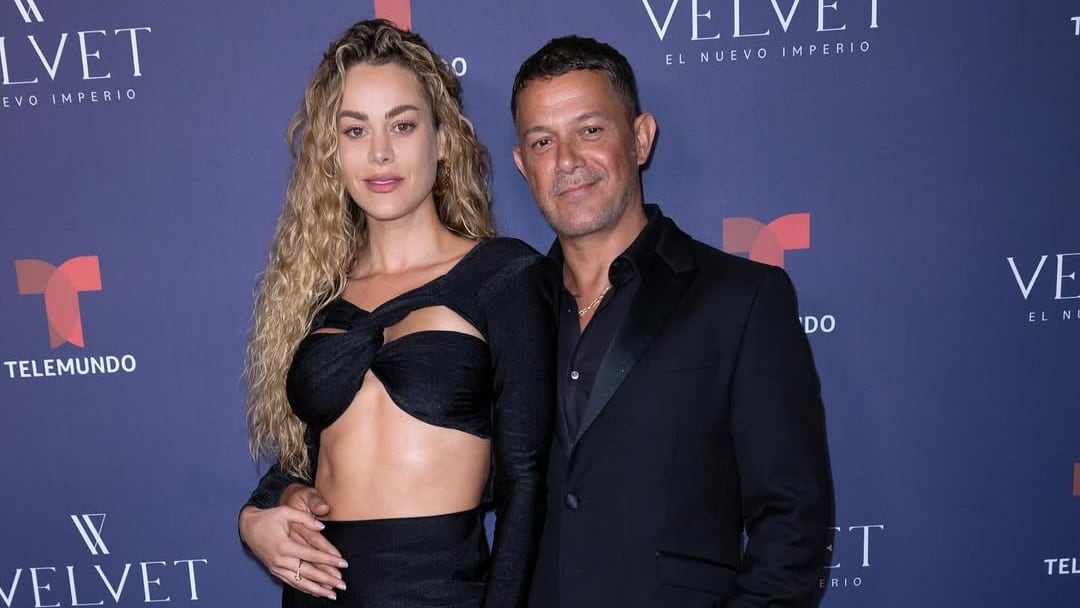 Candela Márquez deja de seguir a su novio Alejandro Sanz de redes sociales.