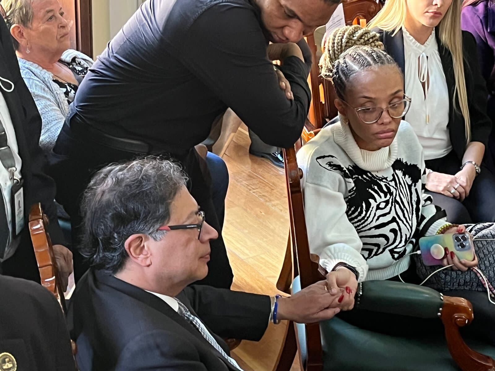 Gustavo Petro visitó la cámara ardiente de Piedad Córdoba.