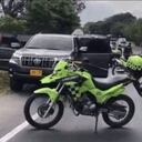 La Policía disparó a las llantas de la camioneta para lograr detenerla.