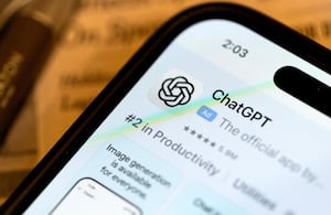 La función permitiría que usuarios adultos verificados accedan a contenido erótico en sus conversaciones con ChatGPT.