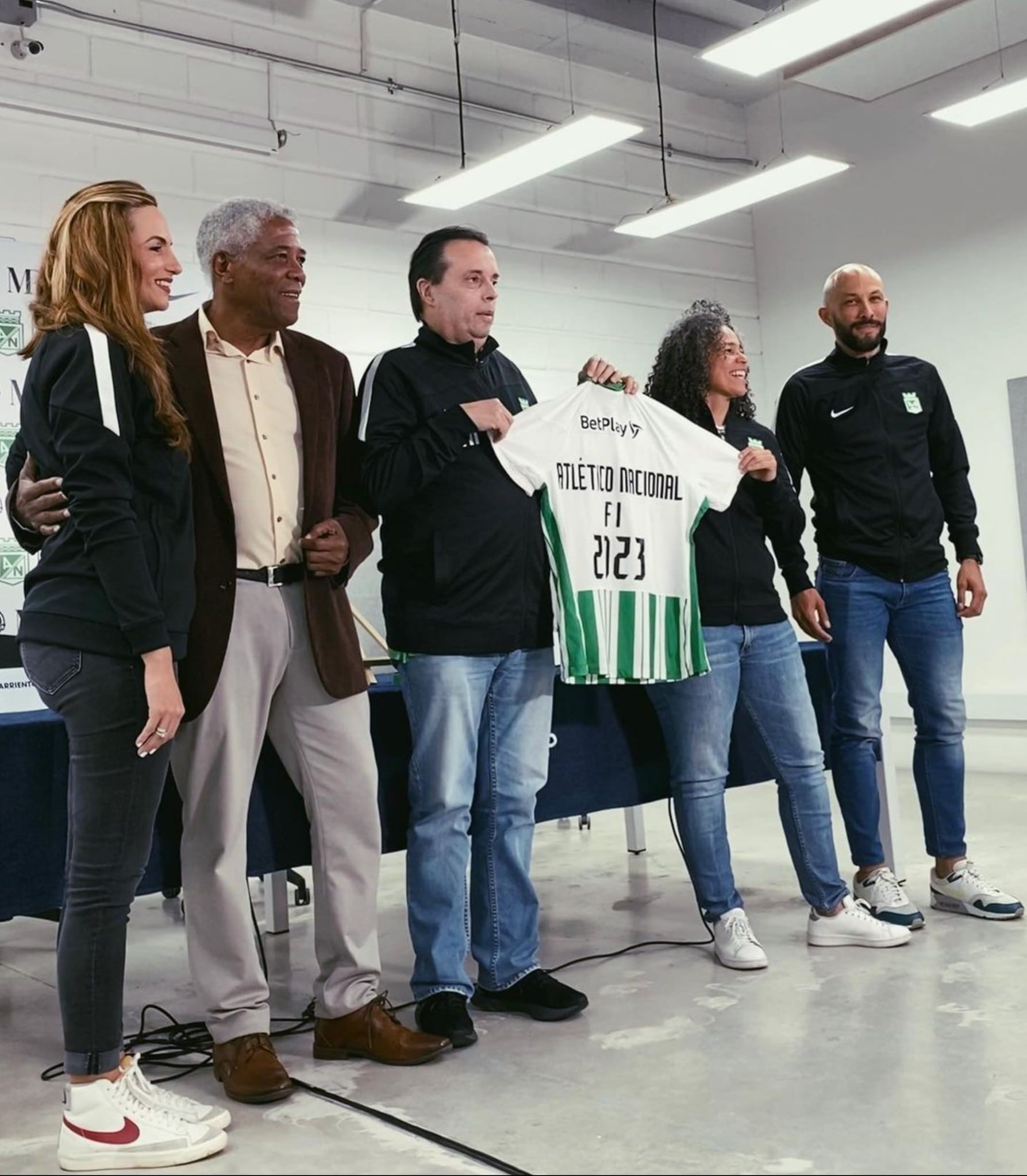 Liliana Zapata, de Formas Íntimas, en la presentación del acuerdo con Atlético Nacional.
