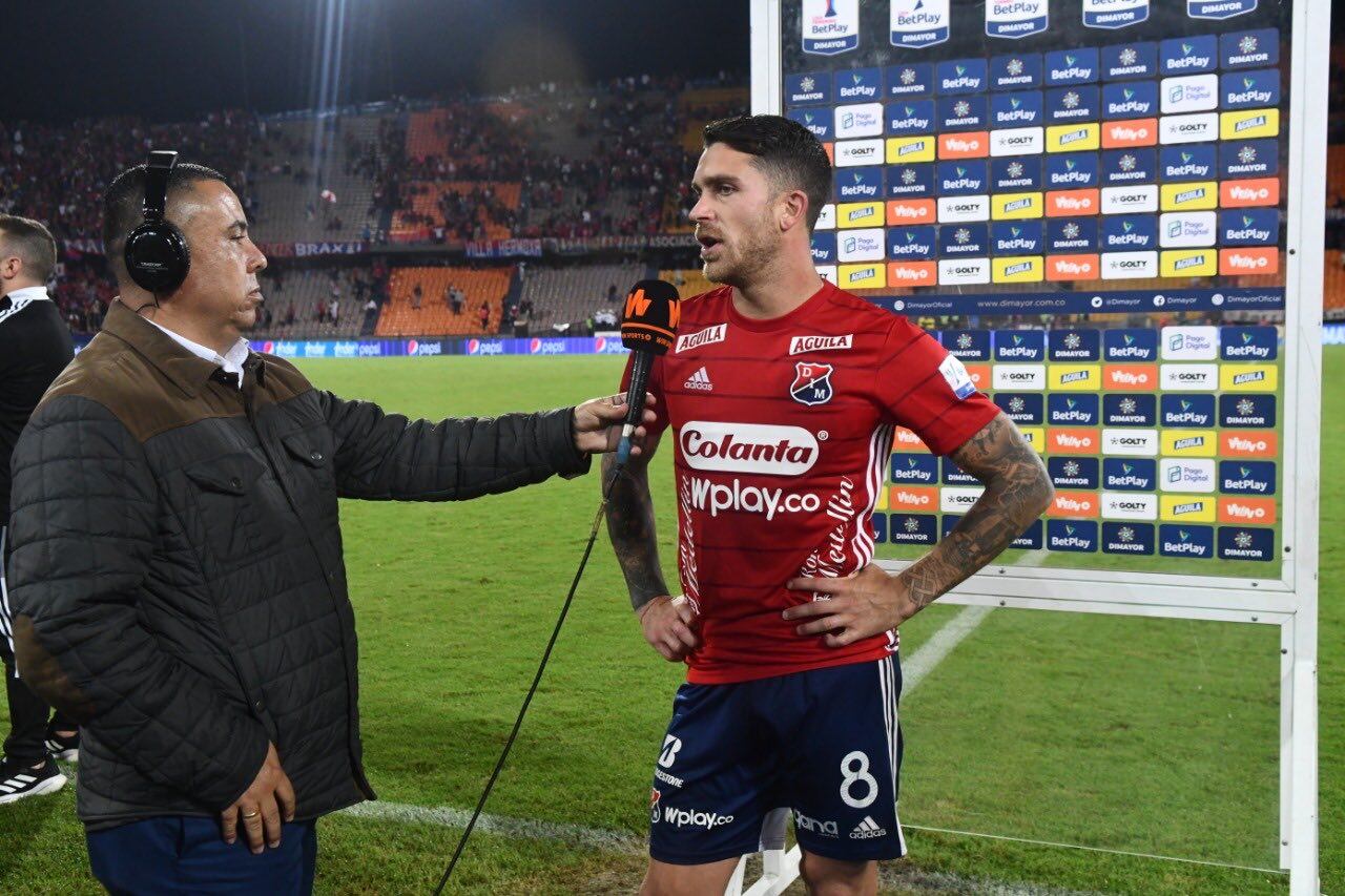 El periodista deportivo es el encargado de cubrir la actividad de los equipos de fútbol antioqueños.