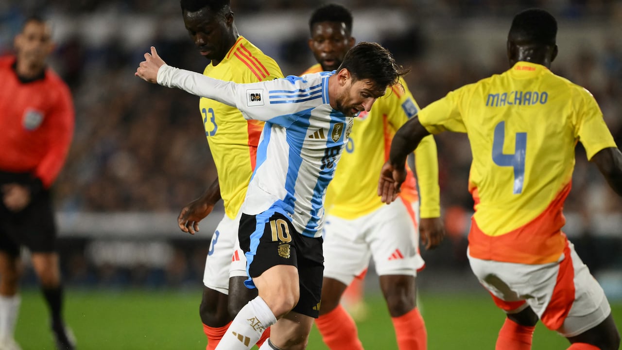 Argentina vs. Colombia . (Photo by Luis ROBAYO / AFP)