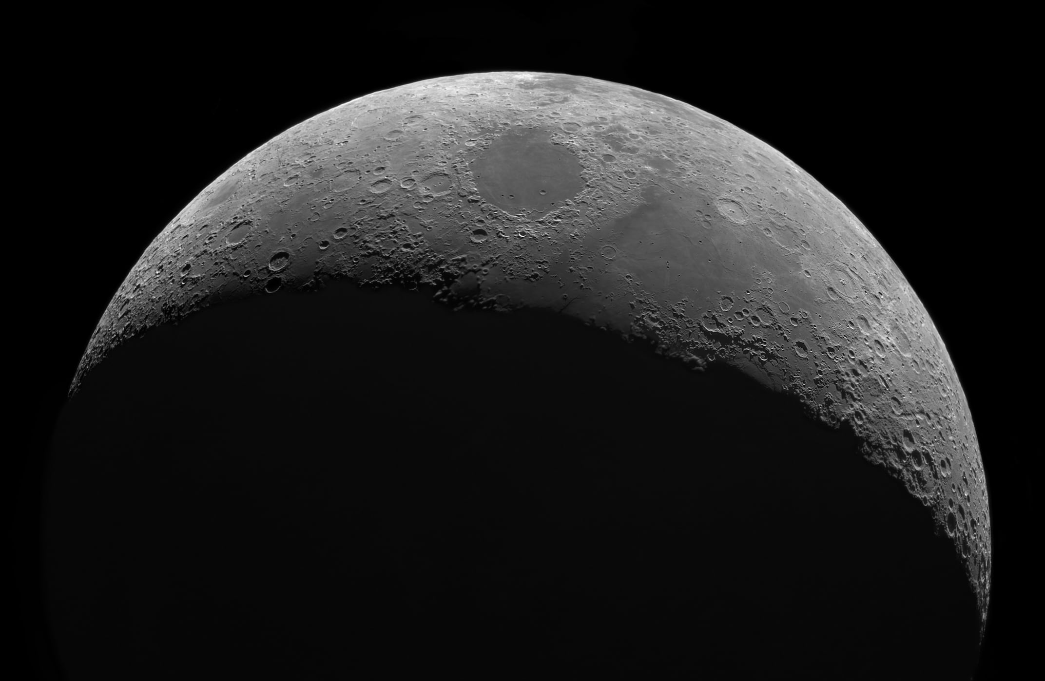 Expertos esperan observar cómo el choque levanta polvo y escombros en la Luna.