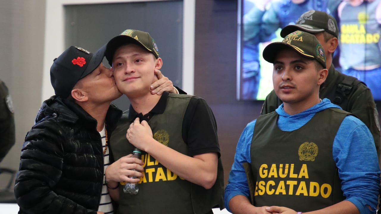 Cantante Miguel Ayala (hijo del artista Giovanny Ayala) y su mánager Nicolás Pantoja, secuestrados en el departamento del Cauca”.