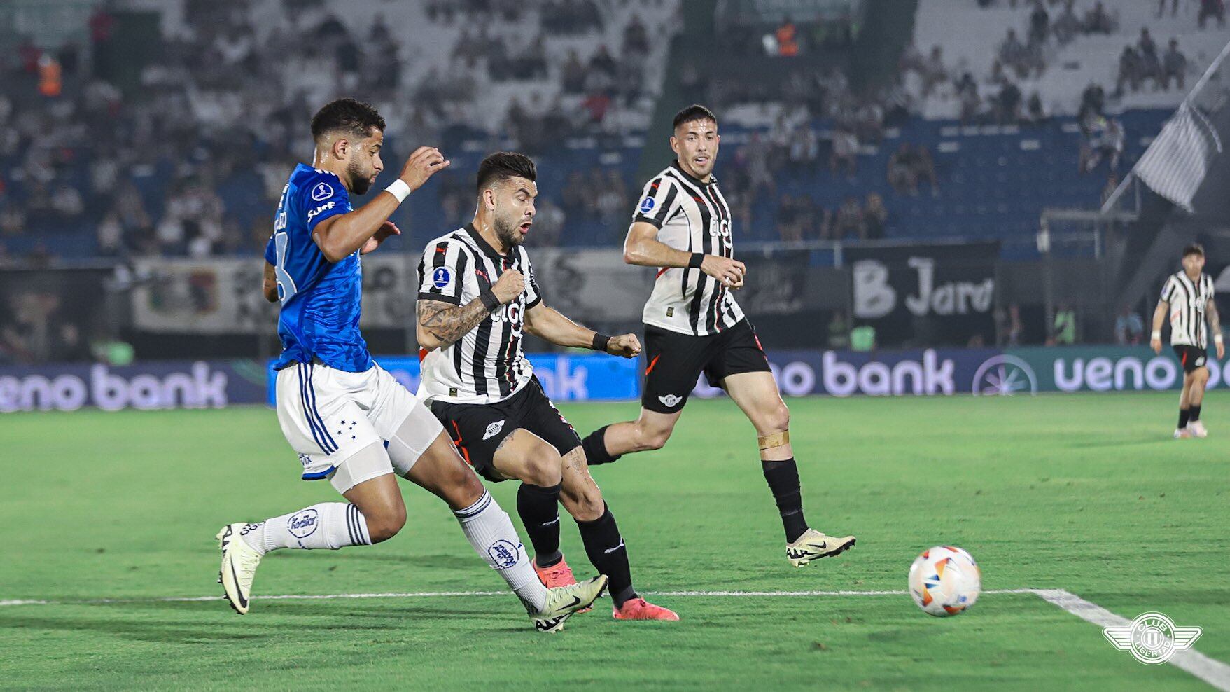 Cruzeiro venció a Libertad de Paraguay en la ida de los cuartos de final de la Copa Sudamericana.