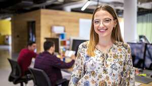 Los jóvenes representan el 80 por ciento de los puestos de trabajo del sector BPO en Colombia.