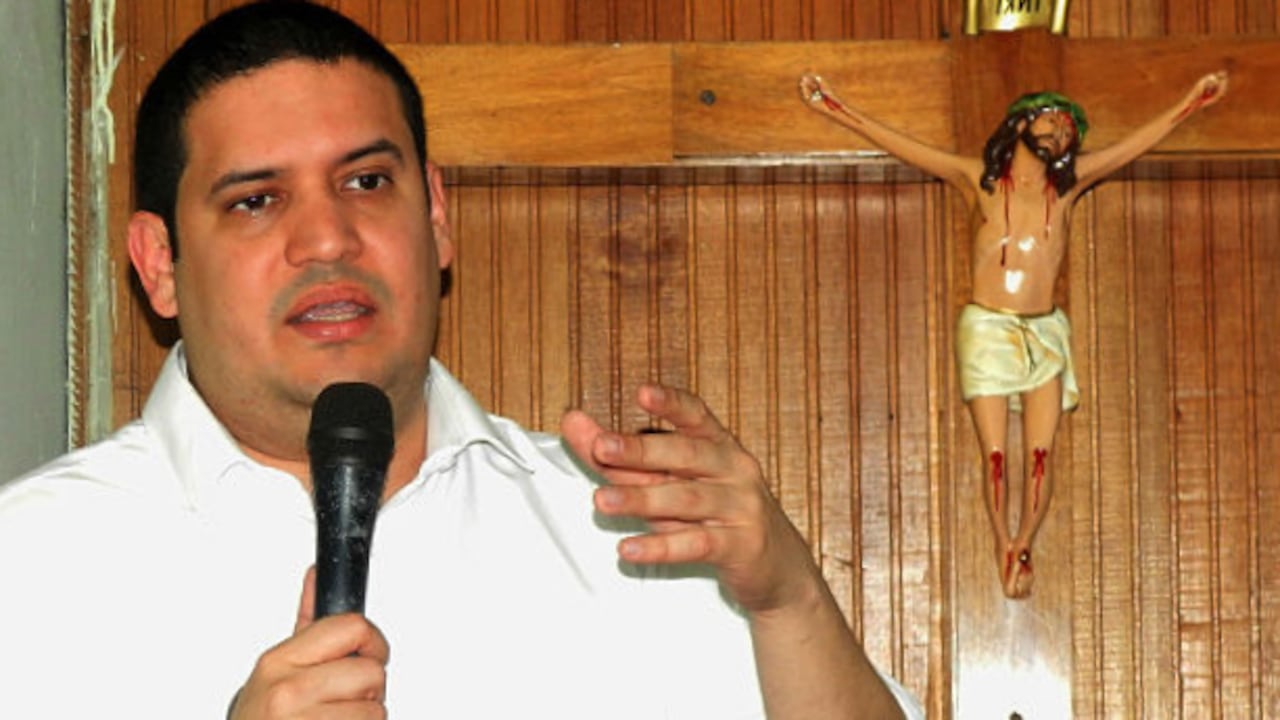 Miguel Andrés Rodríguez necesitó visitar a su padre varias veces en la cárcel, mientras este esperaba a que lo extraditaran a Estados Unidos, para perdonarlo y reconstruir su vida.