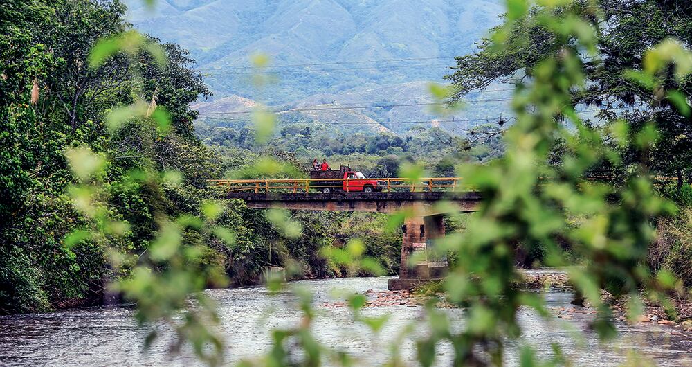 Viía construida por disidencias de las Farc.