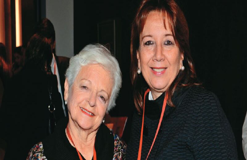 María Lucía Galán y Cecilia Lozada de Galán.