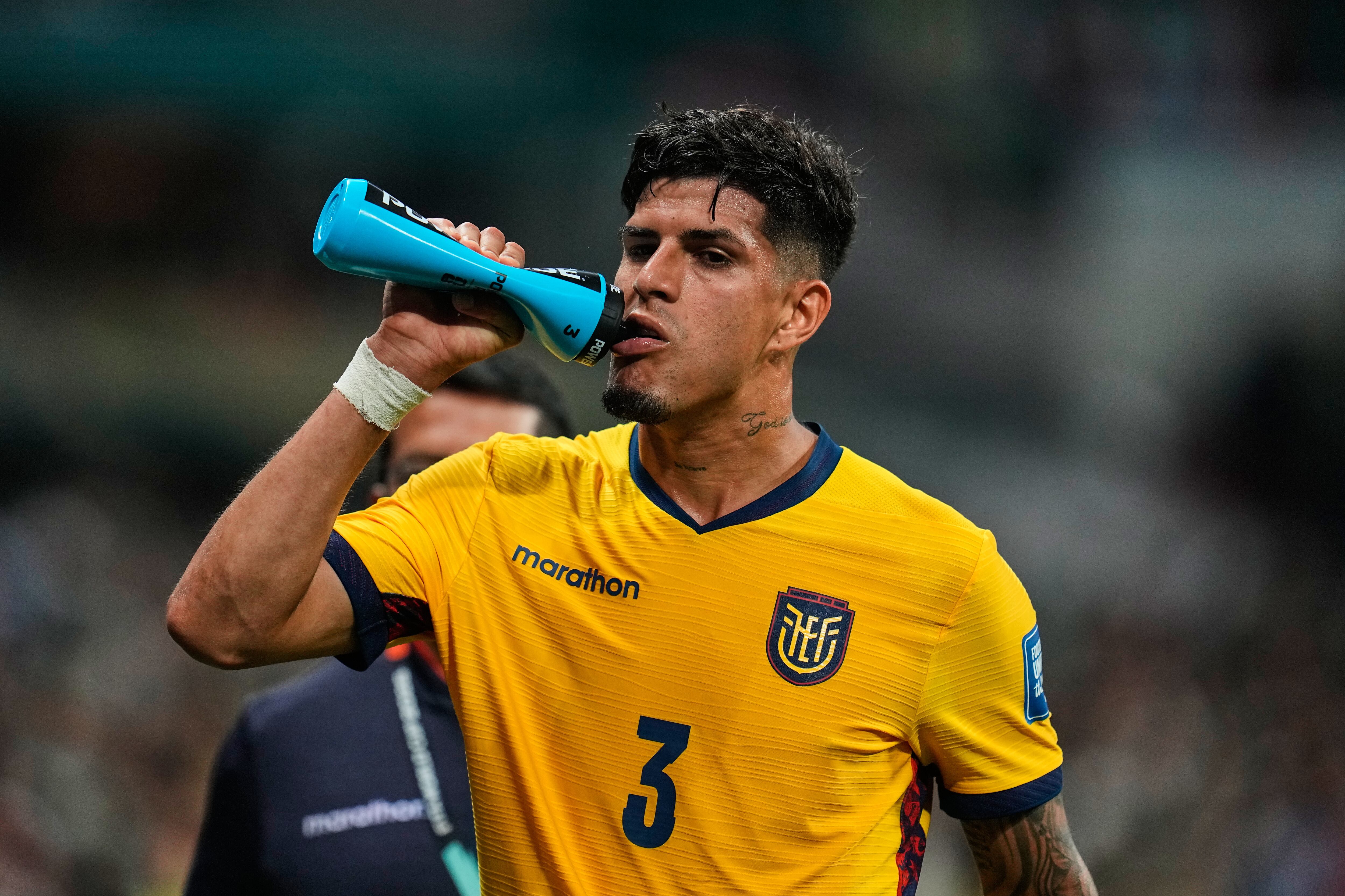 Ecuador's Piero Hincapie leaves the pitch after receiving a red card during the World Cup round of 32 soccer match against Mexico in Mexico City, Tuesday, June 30, 2026. (AP Photo/Ricardo Mazalan)