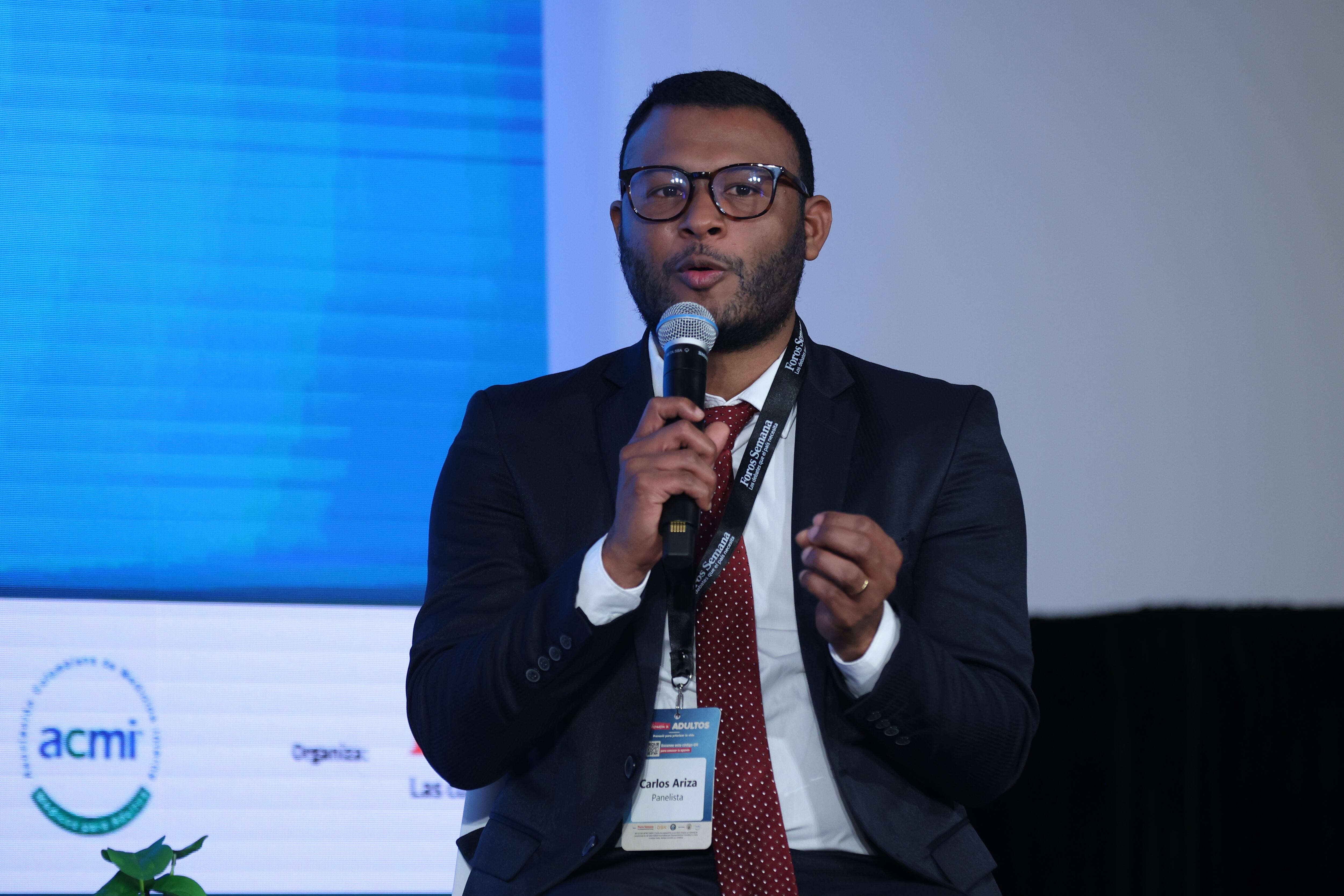 Foro ‘Vacunación en adultos: prevenir para priorizar la vida’
Jueves 3 de julio de 2025

PANEL | Vacunación en adultos: ¿por qué es un asunto vital?
Juan Pablo Osorio Lombana
Presidente de la Asociación Colombiana de Infectología -ACIN Capítulo central
Carlos Álvarez-Moreno
Vicepresidente científico e innovación de la Clínica Colsanitas
Homero Puello
Presidente de la Asociación Colombiana de Medicina Interna (ACMI)
Carlos Ariza
Presidente de la Asociación Colombiana de Gerontología y Geriatría
Modera: Víctor Saravia
Gerente médico de vacunas de adultos de GSK