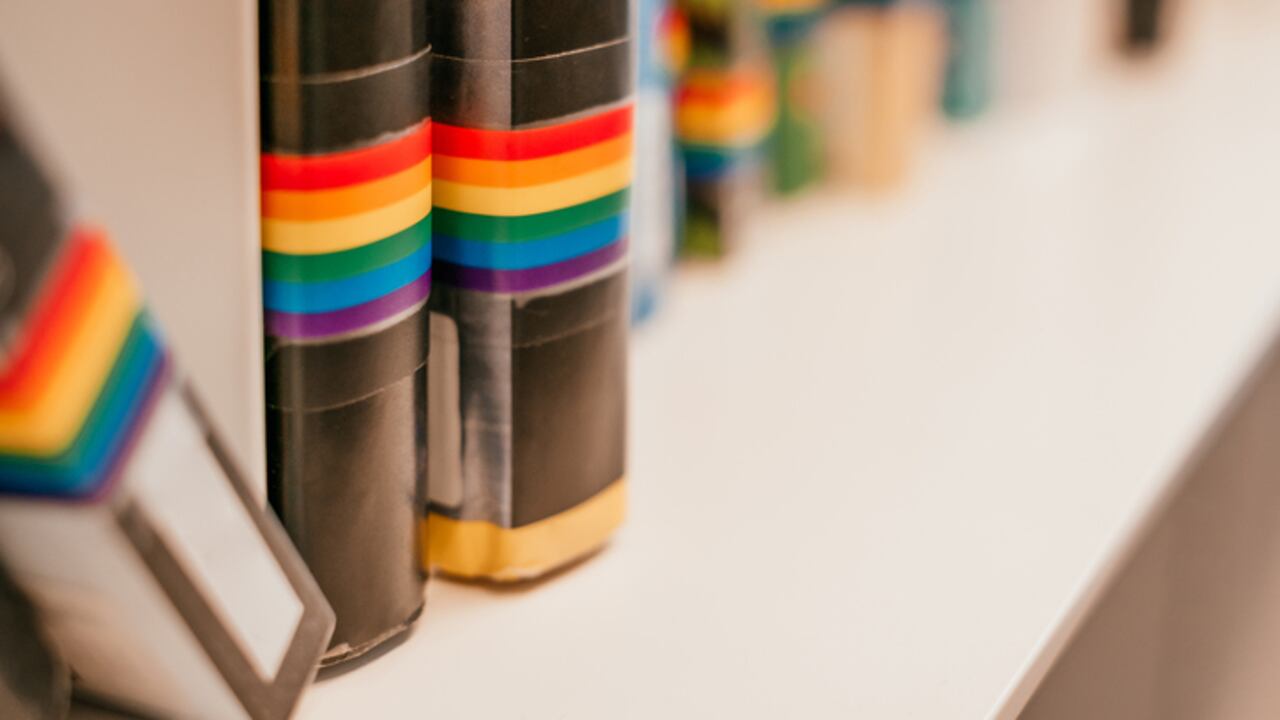 El artículo titulado “The International Bear Brotherhood: Qué es y por qué es importante” dice que Bear Brotherhood es un subgrupo dentro de la comunidad LGBTQ+