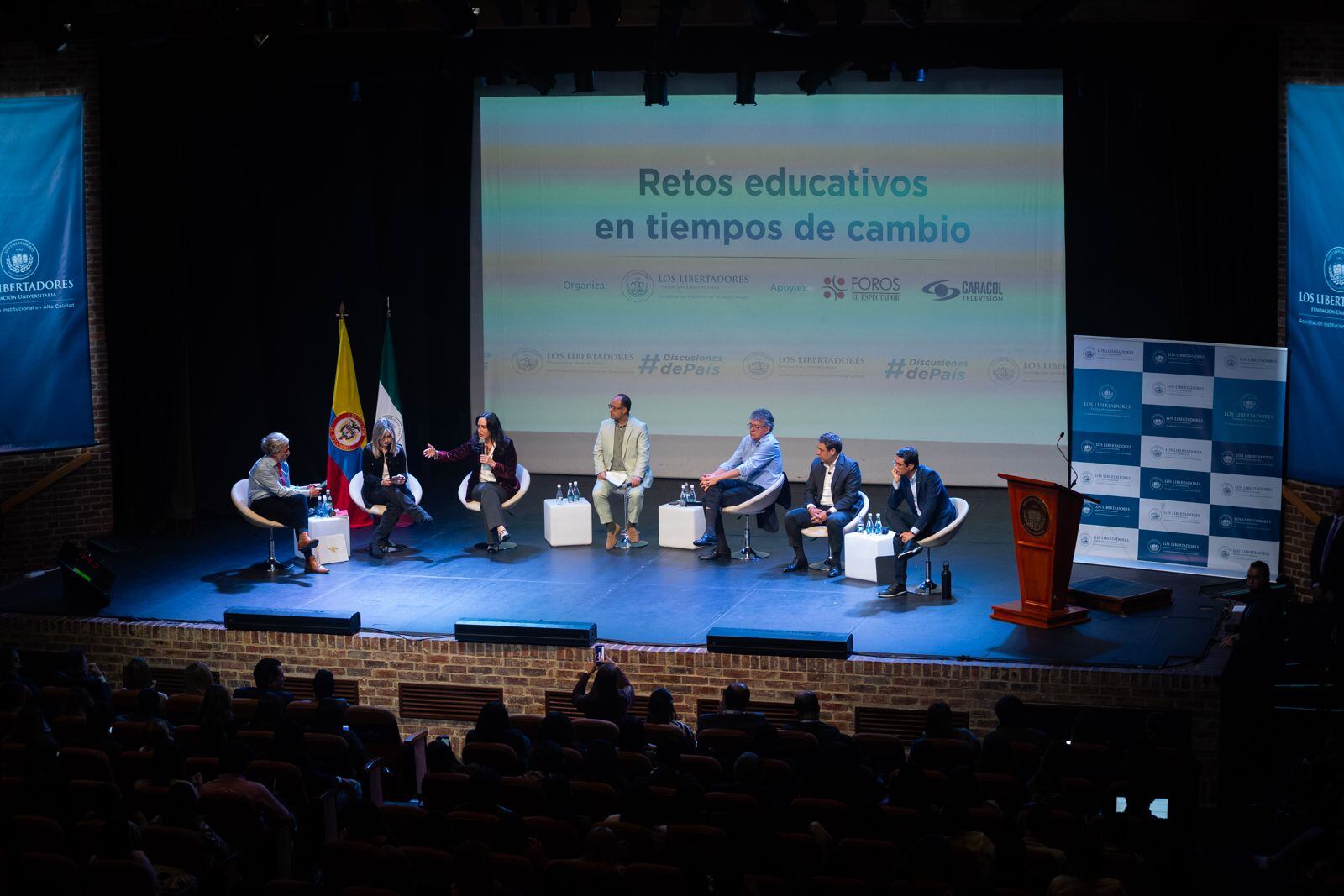 Debate de precandidatos presidenciales en la Universidad Los Libertadores