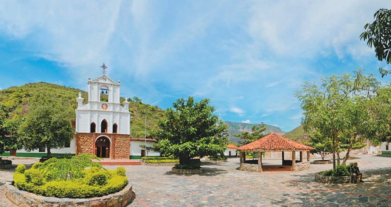 Plaza de Jordán, un municipio 'fantasma' con cerca de 50 habitantes que lo hacen el menos poblado de Colombia