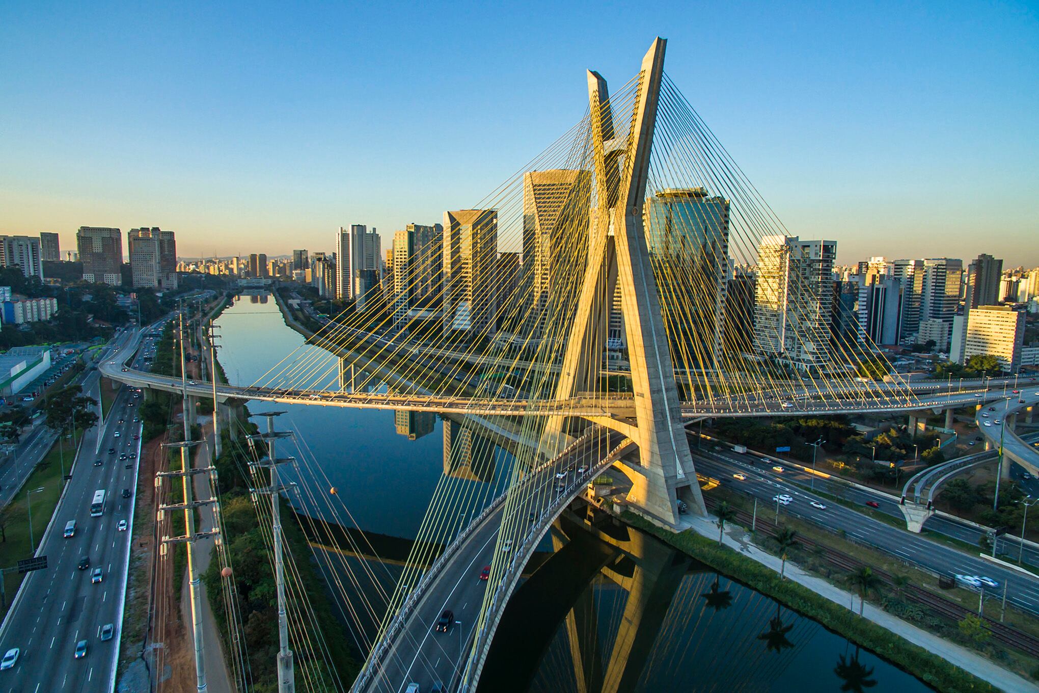 Ciudad de Sao Paulo, Brasil, Puente colgante.