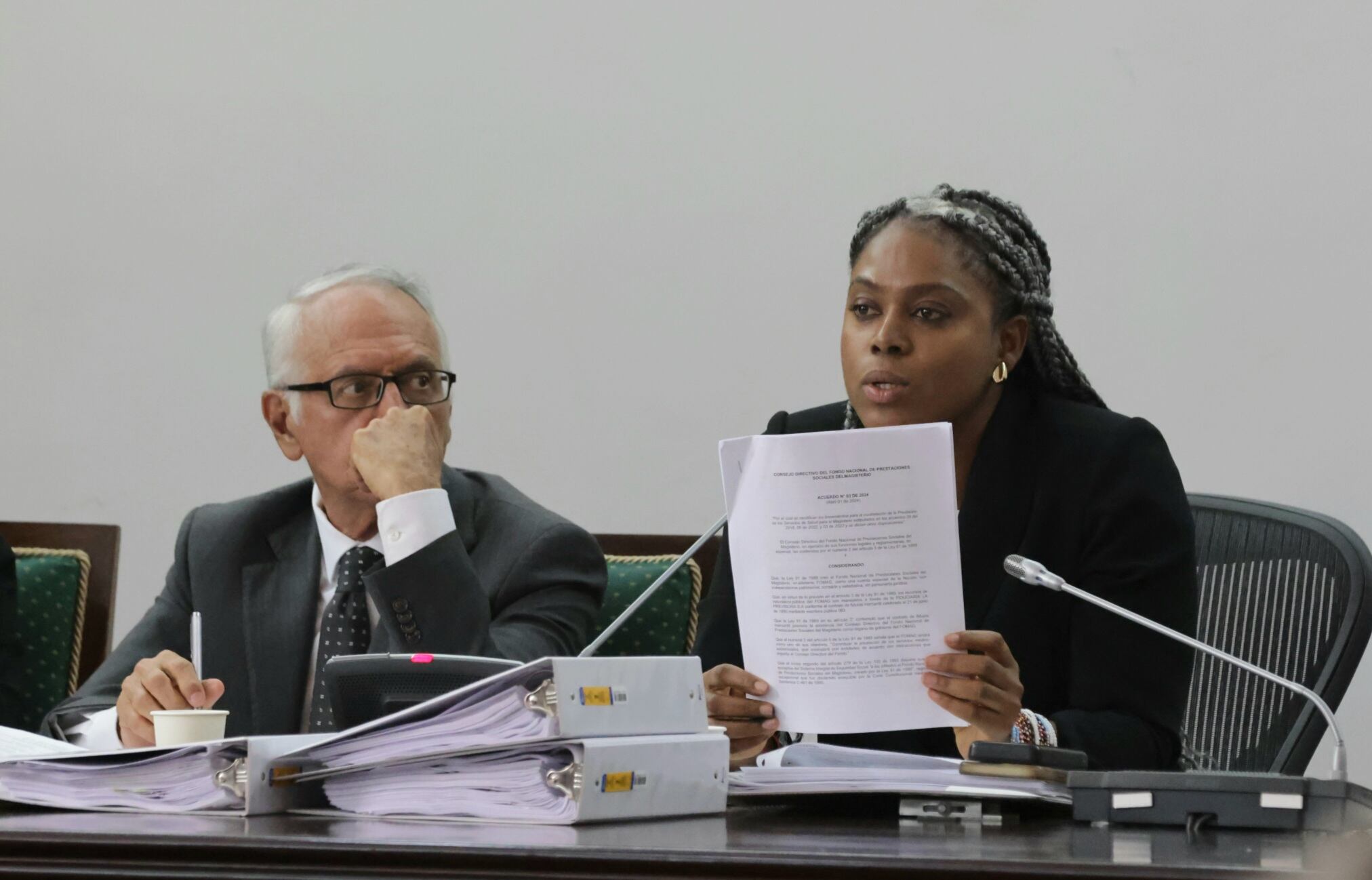 Debate control político comisión primera