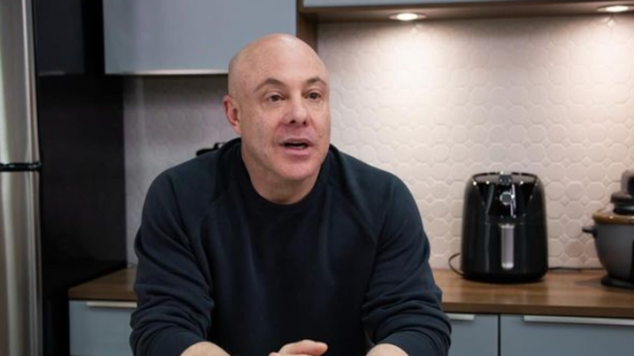 El truco secreto de Jorge Rausch para cortar cebolla como un chef en año nuevo