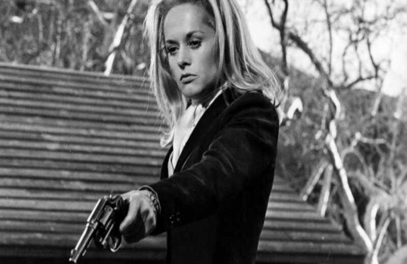 Hedren interpreta la conflictiva personalidad de 'Marnie la ladrona' (1964). Hitchcock la descubrió al verla en comercial de televisión.