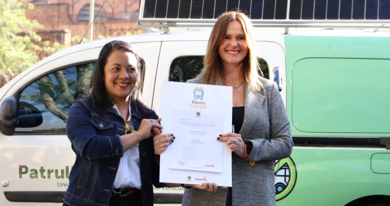 Firma del decreto que permitirá renovar parte de los vehículos de carga