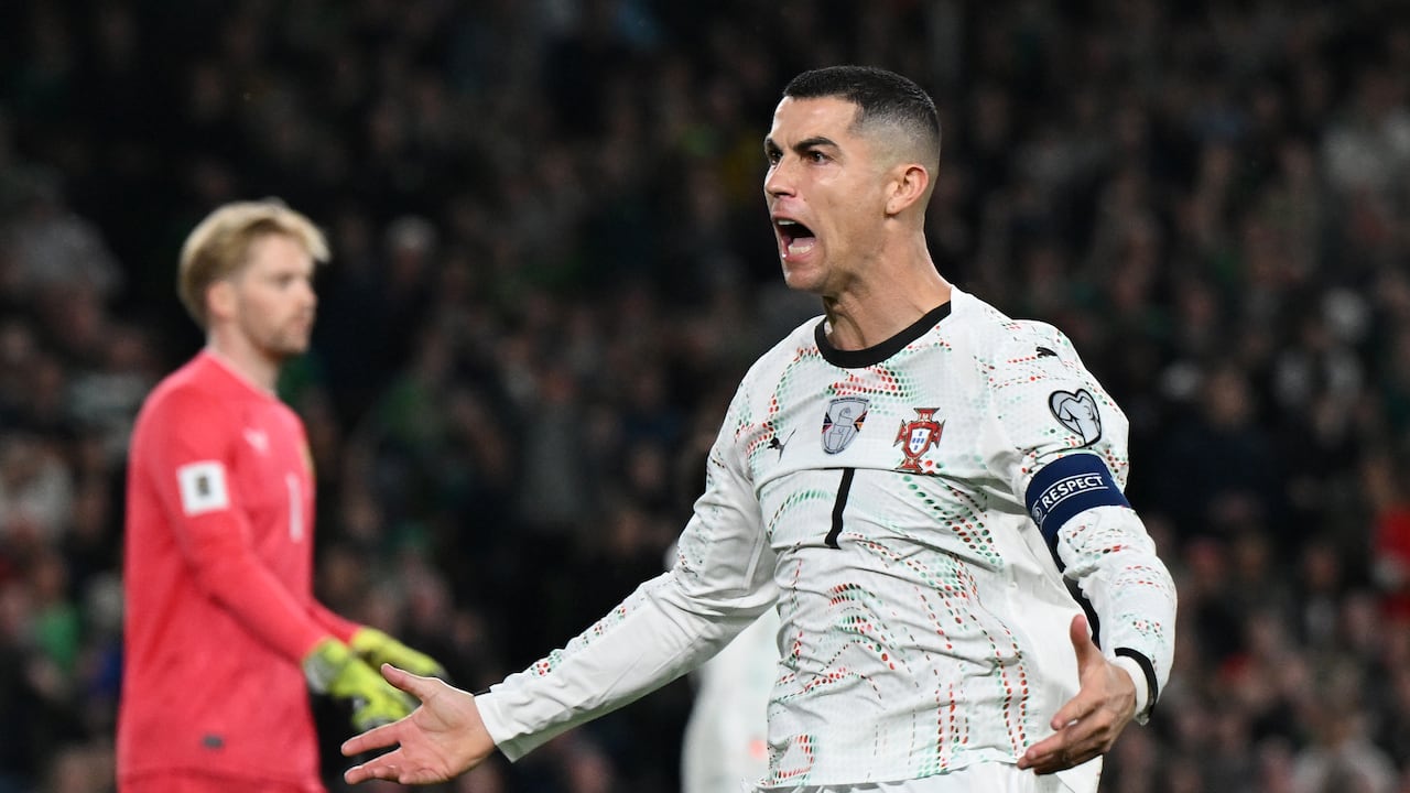 Cristiano Ronaldo durante el partido contra Irlanda en las Eliminatorias Uefa