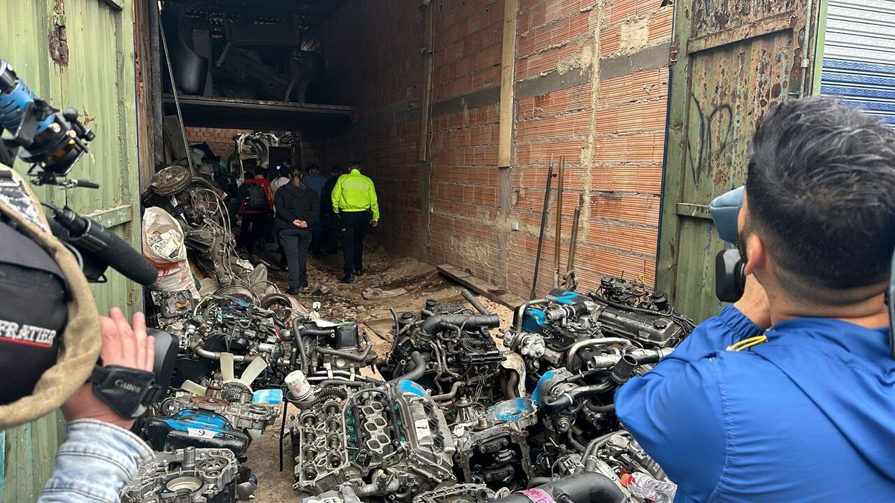 La Policía de Bogotá logró desmantelar una red criminal en el centro, recuperando autopartes y motores robados valorados en más de 5.000 millones de pesos.