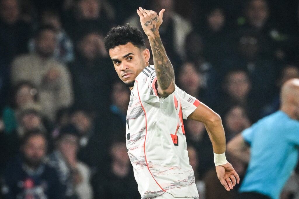 Luis Díaz celebra uno de los goles contra el PSG. AFP.