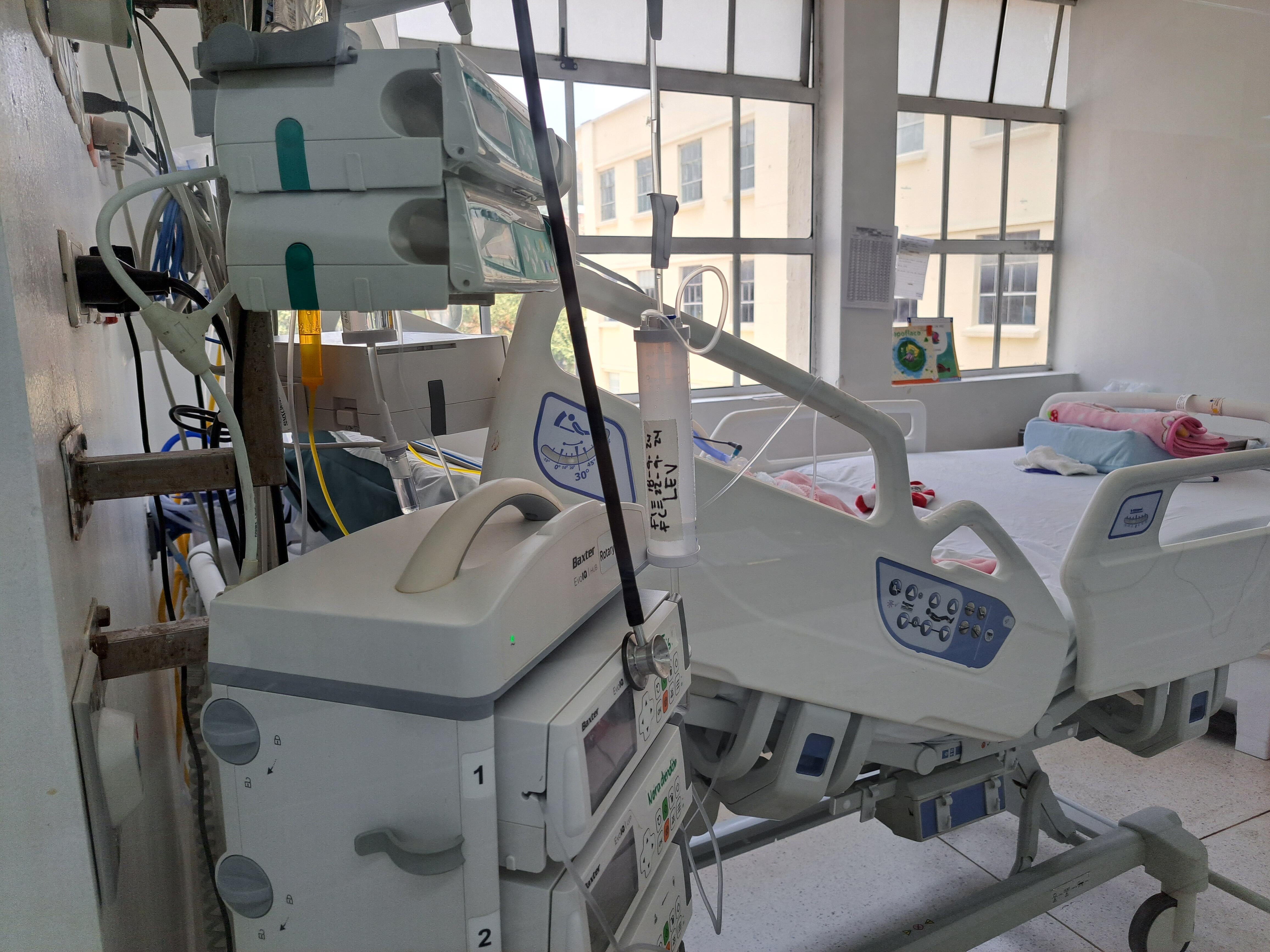 La Agrupación de Damas Hebreas desde 1962 lideró el proyecto de construcción y montaje de la sala Ana Frank y su Unidad de Cuidado Intensivo CIPAF, en el Hospital Universitario del Valle.