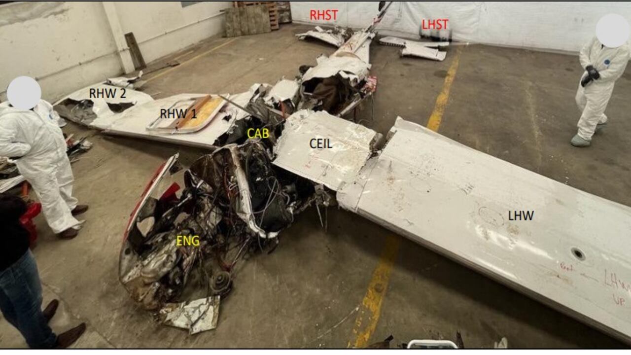 Se presume que la avioneta pudo sufrir una desintegración en pleno vuelo.