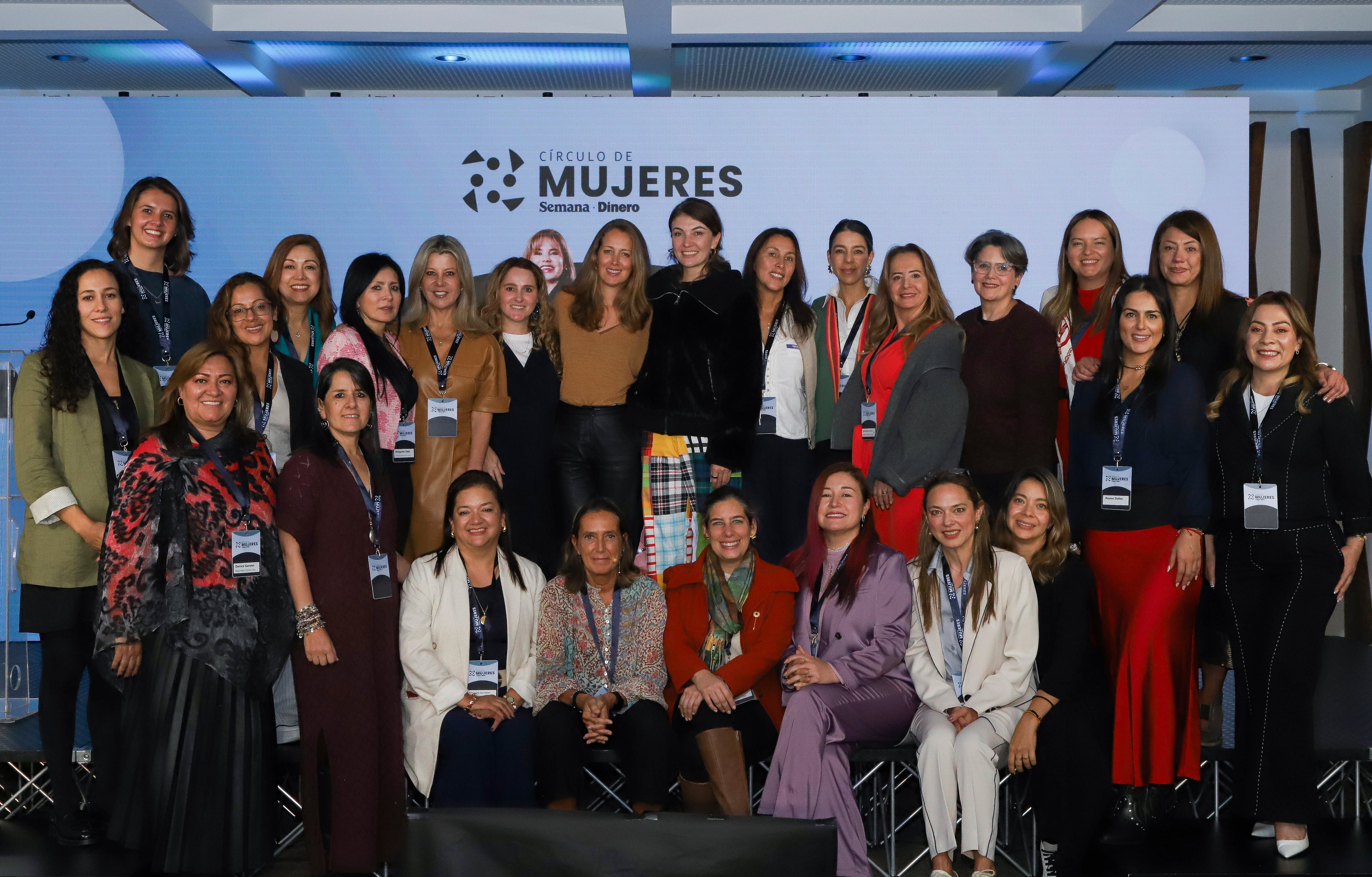 Las mujeres del segmento corporativo durante la octava sesión del Círculo de Mujeres.