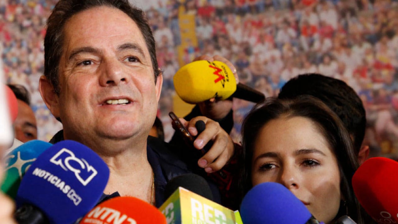 Germán Vargas Lleras cambió de enemigo y alternó entre Duque y Petro, que son extremos opuestos. Eso contribuyó a dejarlo sin nicho propio.