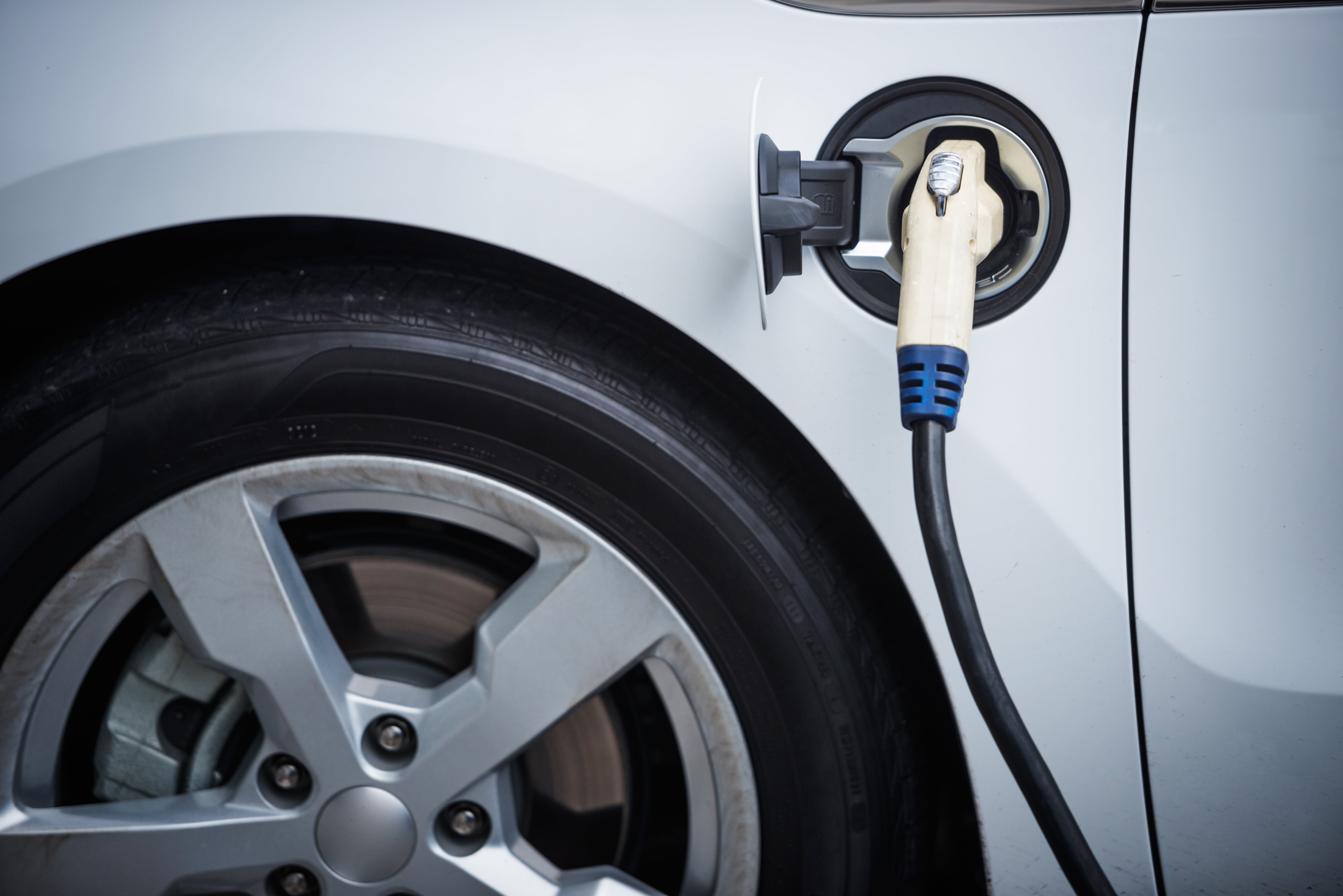 Las llantas juegan un papel clave en el rendimiento y la seguridad de los vehículos eléctricos.