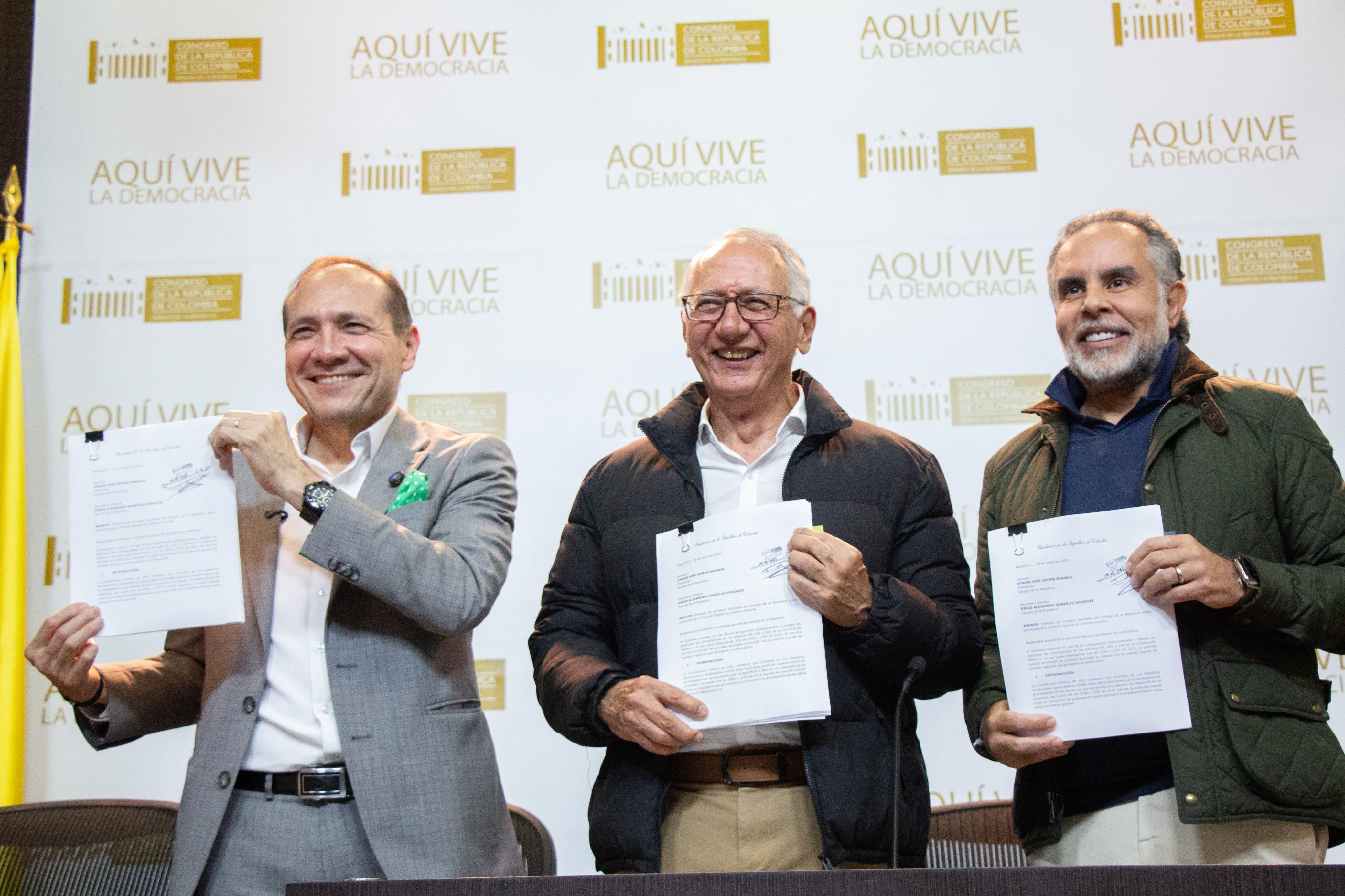 Los ministros radicaron la consulta popular nuevamente.