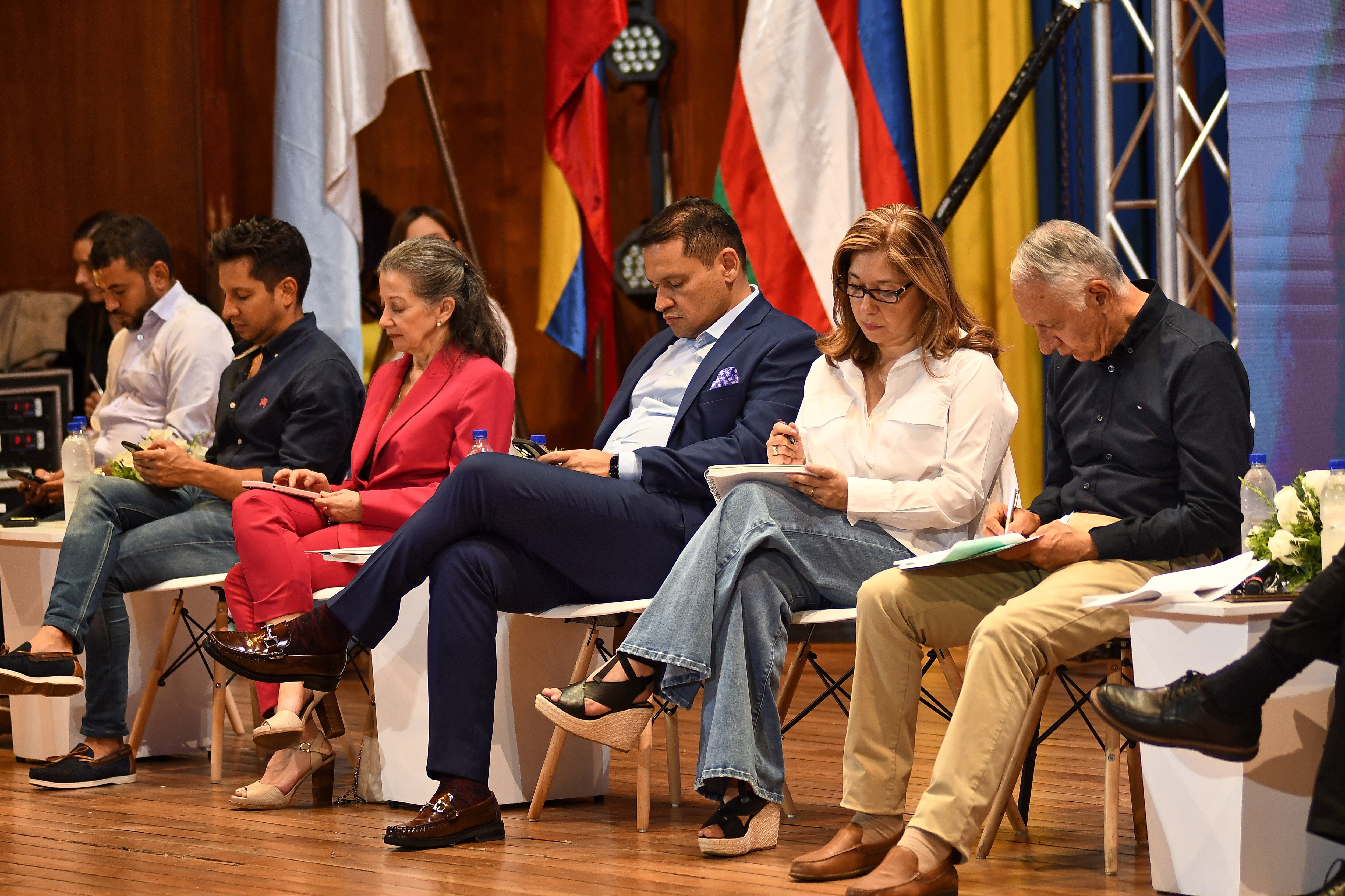 Así se desarrolla la audiencia pública de la Reforma a la Salud en con la senadora Norma Hurtado y Guillermo Alfonso Jaramillo, Ministro de Salud, Maria Cristina, secretiria de Salud del Valle  Cali, hoy  1 de Marzo / Foto Wirman Rios / EL PAIS