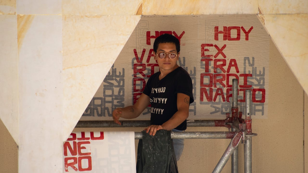 El artista bogotano José Ruiz llegó a Cali para intervenir las instalaciones del Museo La Tertulia y darle continuidad a Impresiones sobre actualidad. Cortesía del museo.