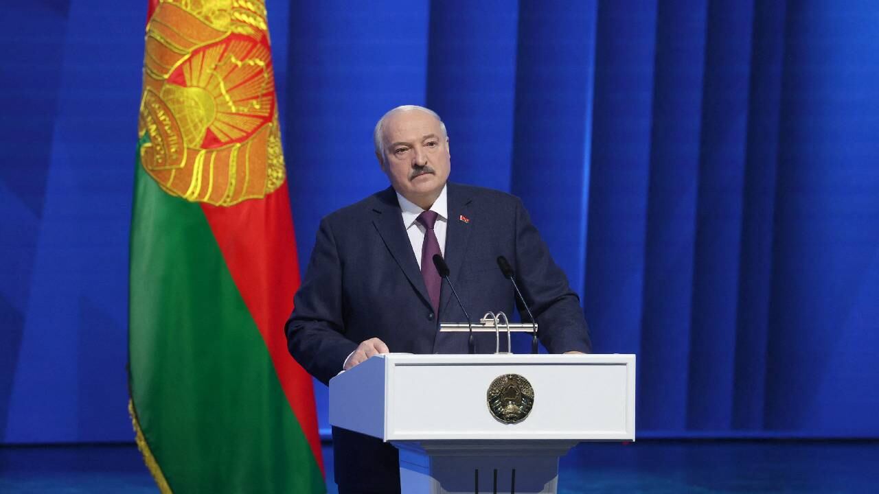 El presidente de Bielorrusia, Alexander Lukashenko, pronuncia un discurso anual ante el parlamento y la nación en Minsk, Bielorrusia, el 31 de marzo de 2023