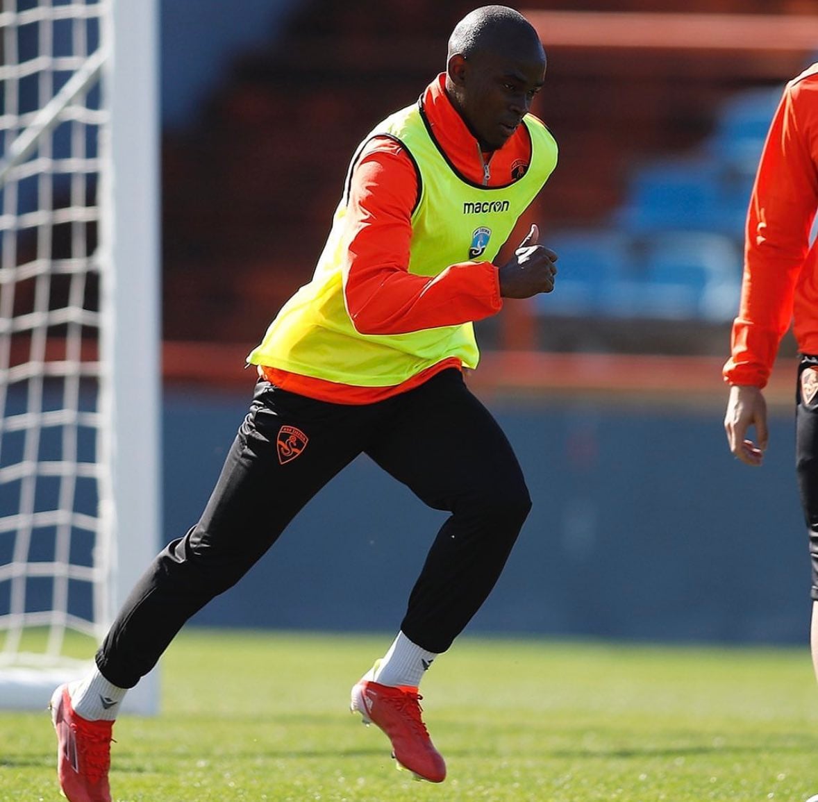 El lateral llegó al América de Cali