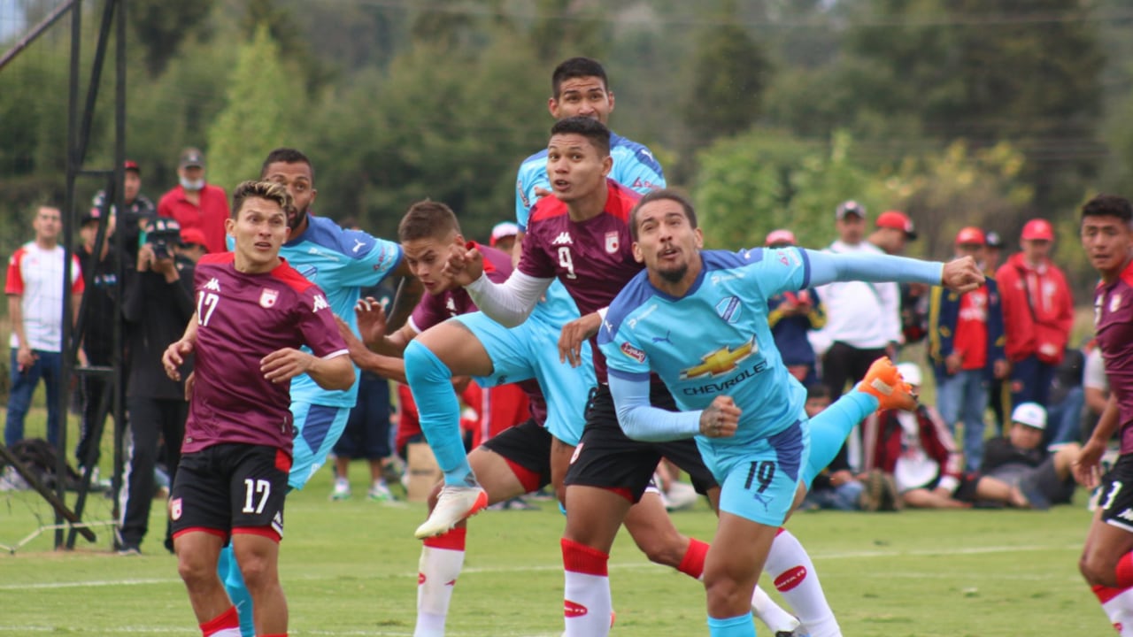 El conjunto cardenal afrontó dos partidos de preparación en su sede deportiva de Tenjo.