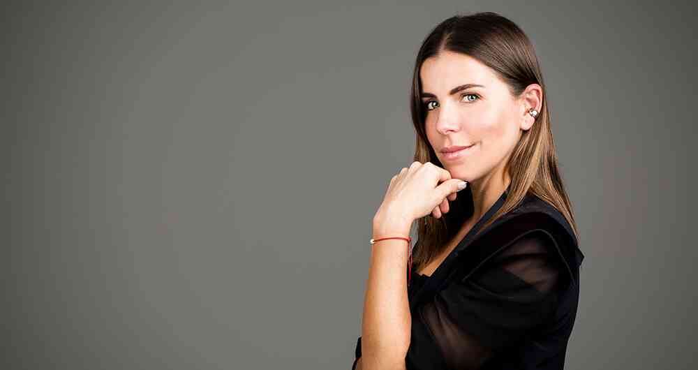 La serie es protagonizada por María Fernanda Yepes, en uno de los papeles más exigentes de su carrera. 