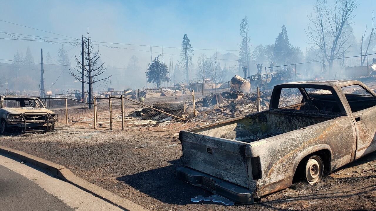 "Inmediata amenaza a la vida. Esta es una orden legal para evacuar de inmediato", señala la orden de evacuación.