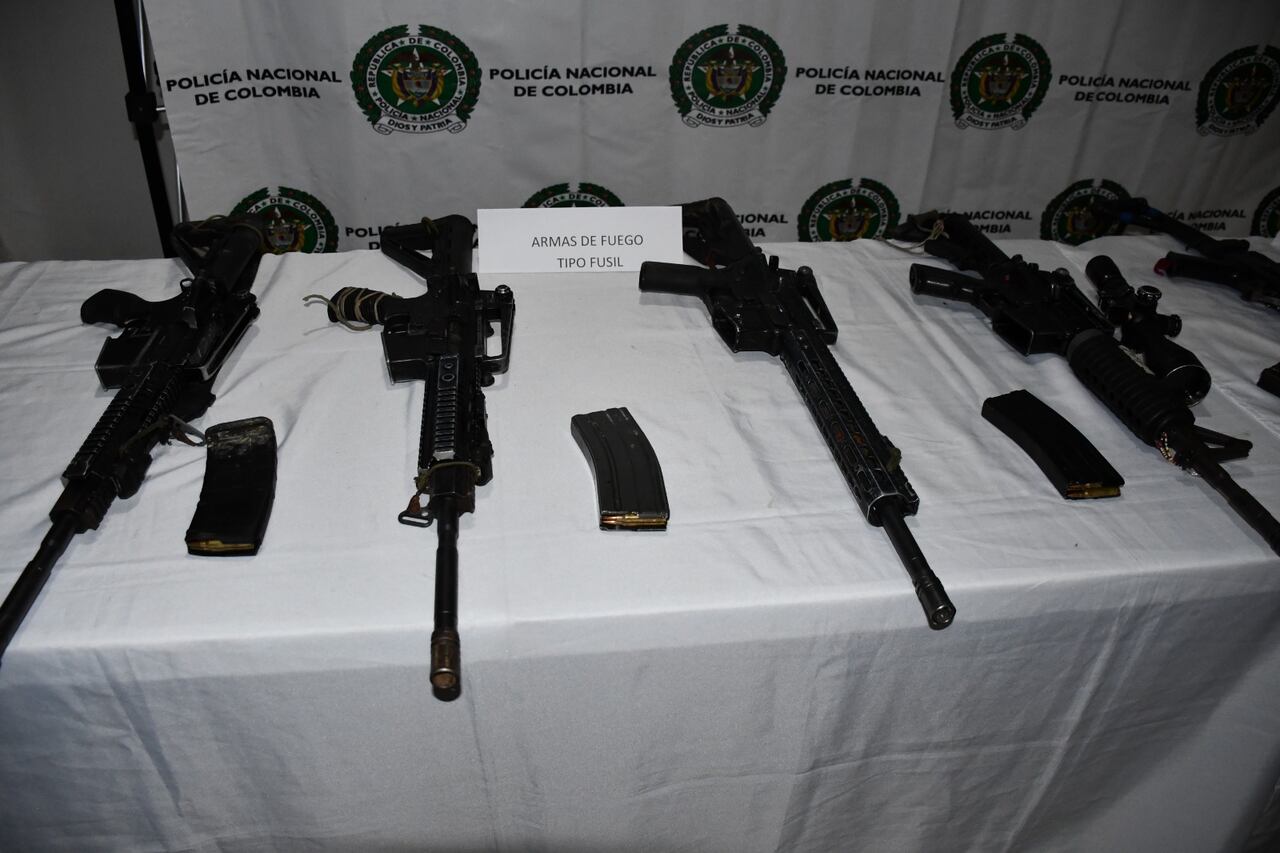 Fusiles decomisados durante operación en el Guaviare contra las disidencias de las Farc.