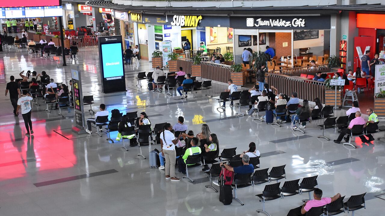 Entrevista General (R) José Henry Pinto, Director Aeronáutica Civil.