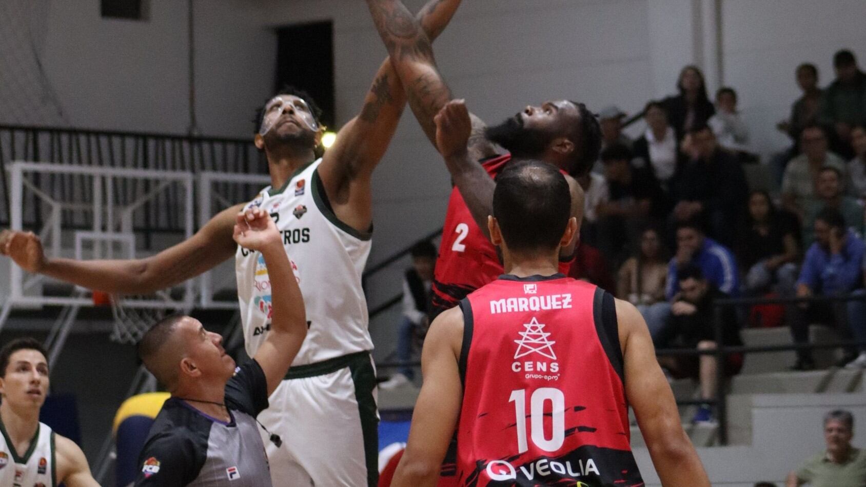Partido entre Cafeteros de Quindío y Motilones del Norte, por las 'playoffs' de la Liga Profesional del Baloncesto